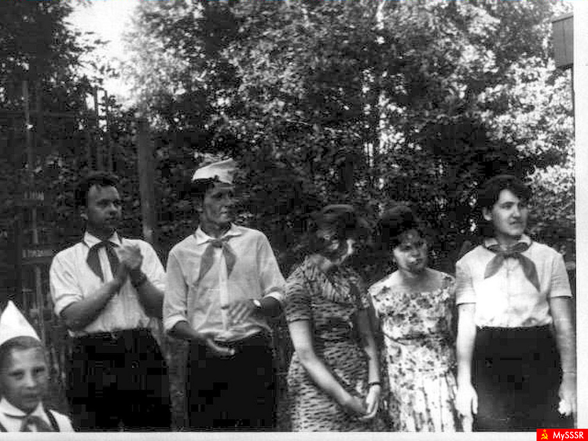   . 1966 .